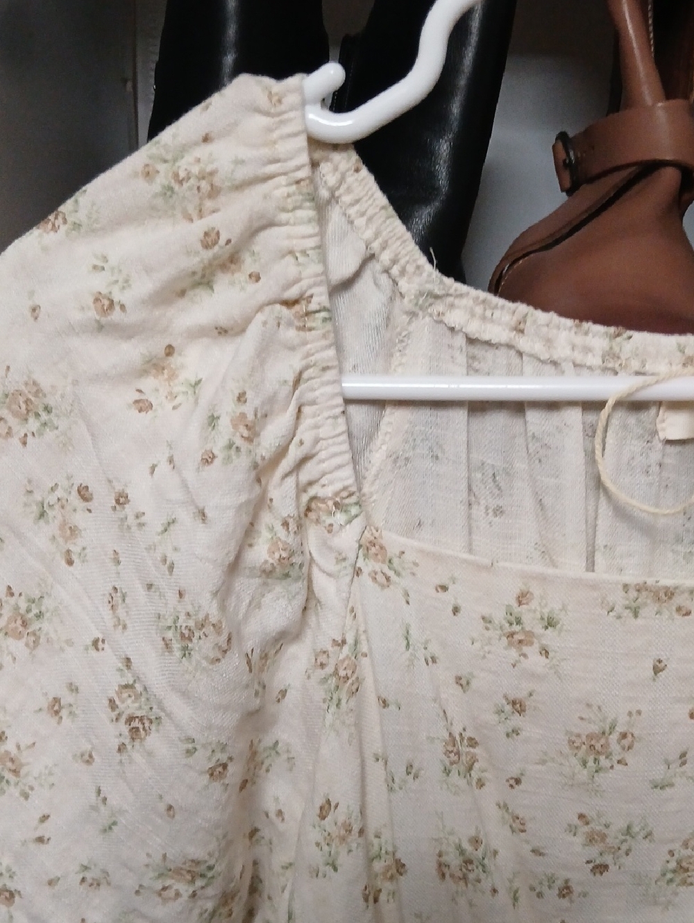 Roolee Cream Floral Maxi Dress with Puff Sleeves - Picture 4 of 6